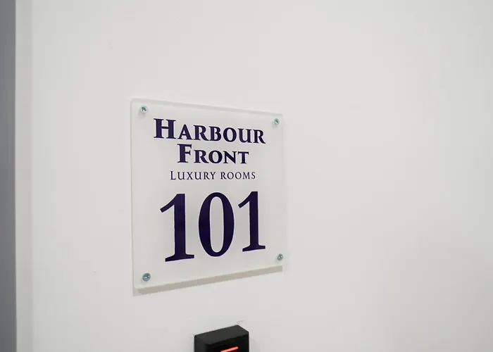 فندق مبيت وإفطار Harbour Front - Luxury